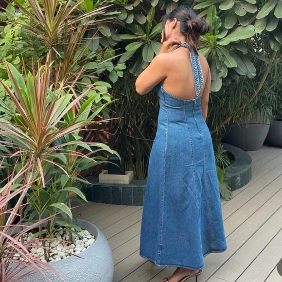 ❤️ Stunning Blue Denim 70,s HalterSummer  Dress - Picture 2 of 13